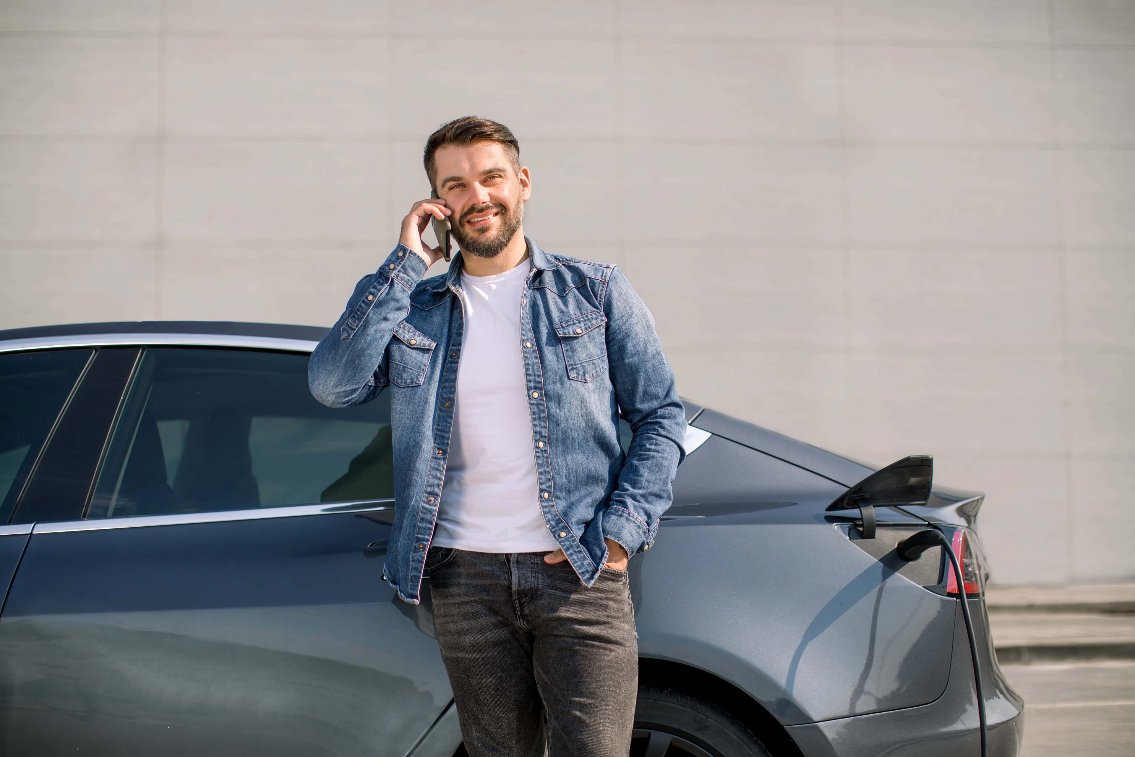 Optez pour la mobilité électrique professionnelle avec nos voitures compactes adaptées à vos besoins