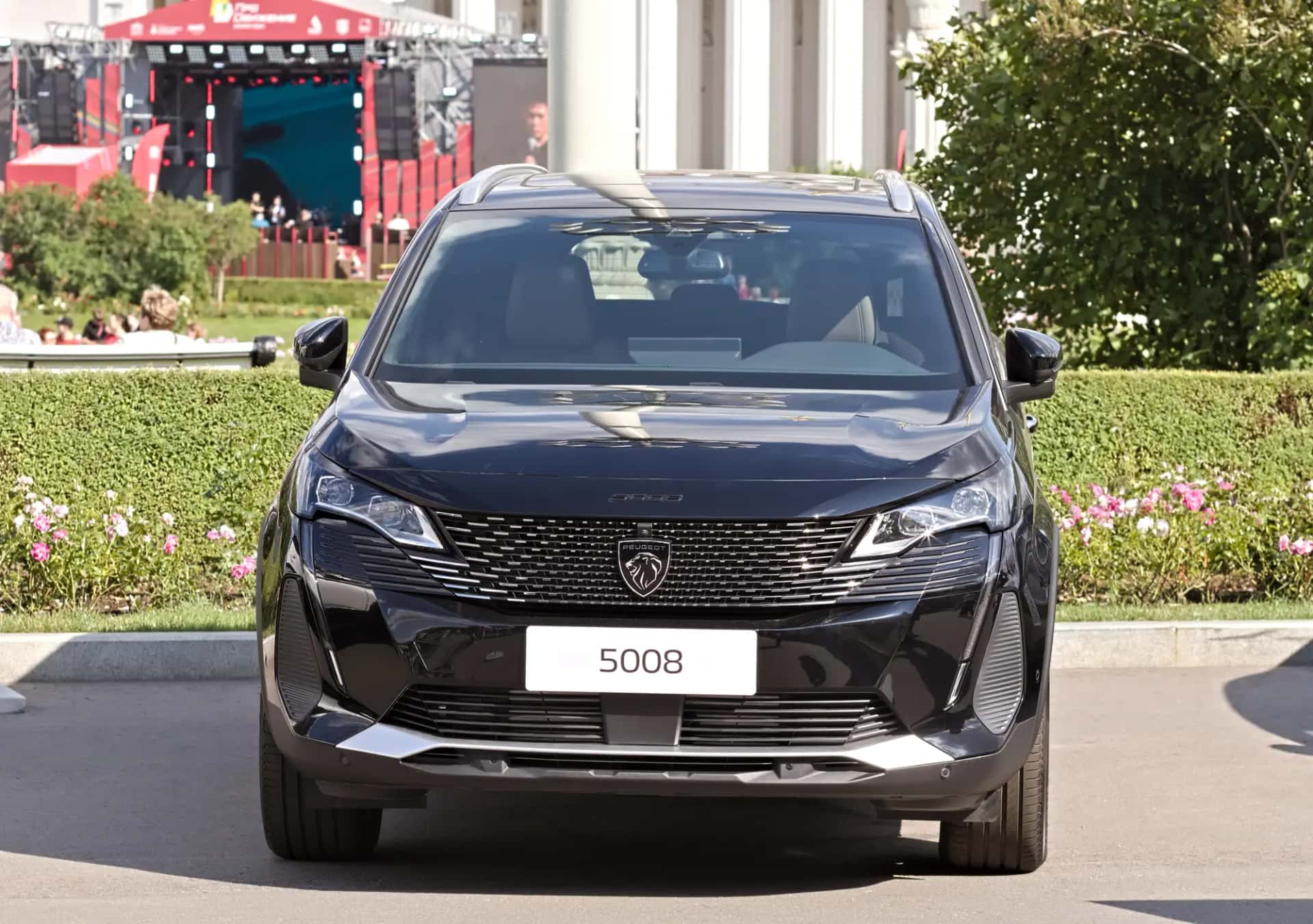 Peugeot 5008, SUV hybride léger concerné par le malus au poids